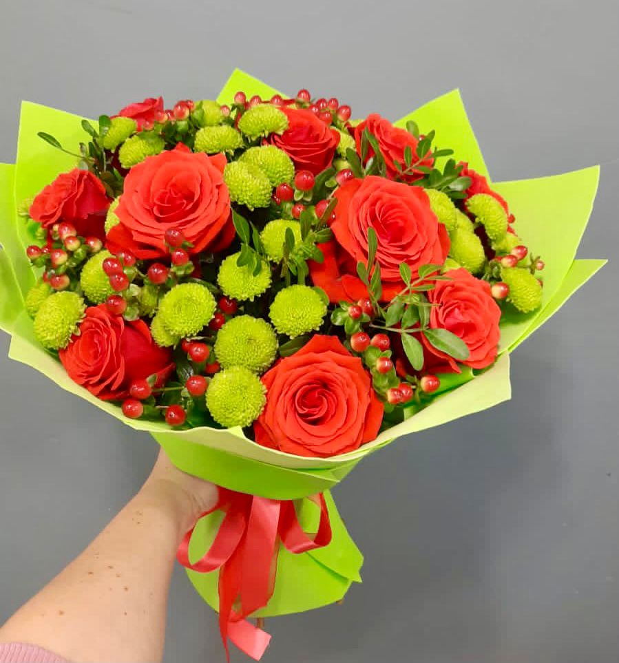 Букет признание в Новые Дома Букет цветов из: Хризантемы и Розы в Новые Дома