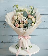 Букет Сказочное воображение в Новые Дома Букет цветов из:  Розы и Лизиантусы в Новые Дома