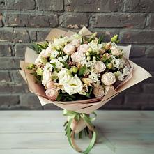Букет нежное ассорти в Новые Дома Букет цветов из:  Альстромерии, Розы и Хризантемы в Новые Дома