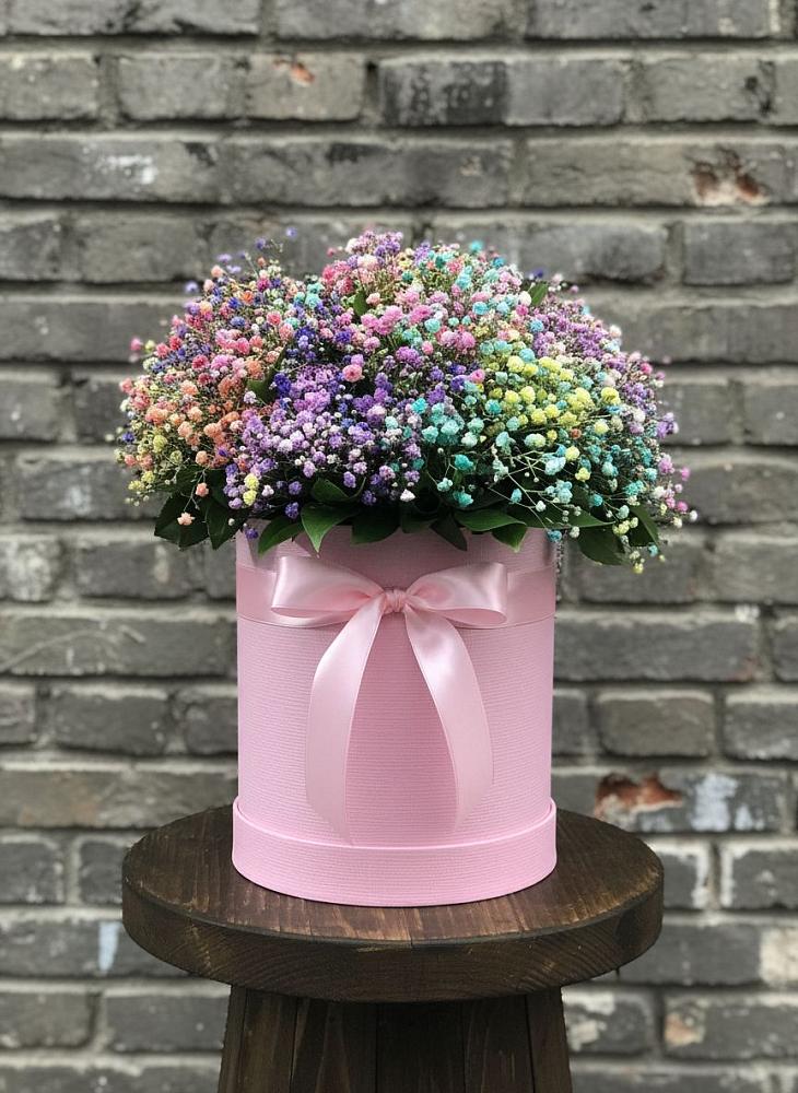 Композиция Яркие эмоции в Новые Дома Цветочная композиция из Гипсофила и Розы в шляпной коробке в Новые Дома