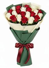 Букет Микс из красных и белых роз в Новые Дома