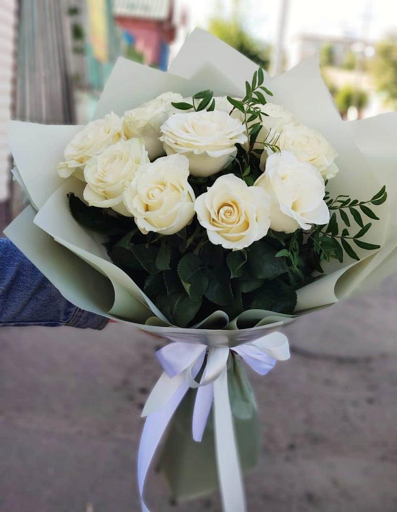 Белые розы Проуд в Новые Дома Букет Белые розы Проуд в Новые Дома