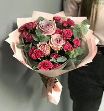 Букет восхищение в Новые Дома Букет цветов из:  Гвоздики и Розы в Новые Дома