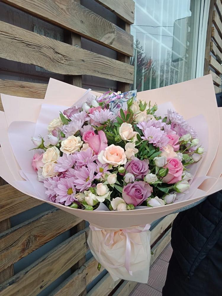 Букет фея в Новые Дома Букет цветов из: Розы и Хризантемы в Новые Дома