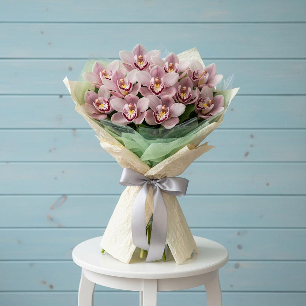 Букет цветов из: Орхидеи и Розы в Новые Дома