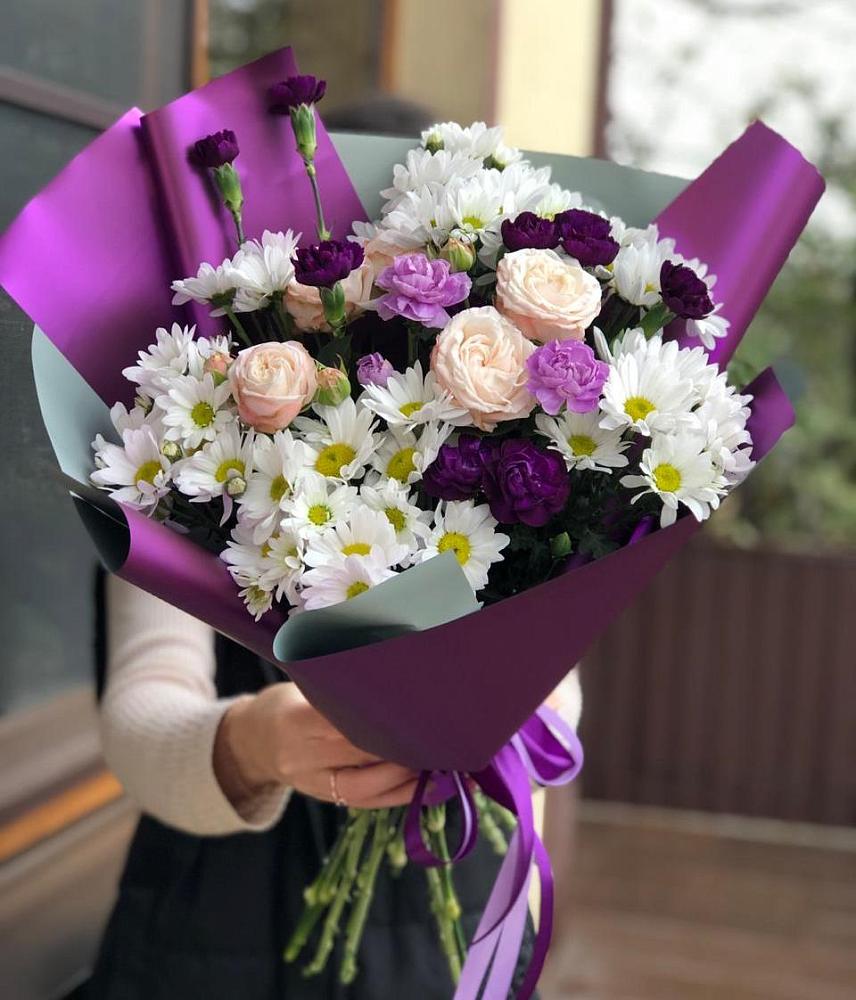 Букет цветов из: Хризантемы, Гвоздики и Розы в Новые Дома