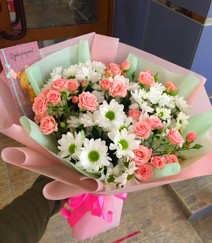 Букет Жемчужная россыпь в Новые Дома Букет цветов из: Розы и Хризантемы в Новые Дома