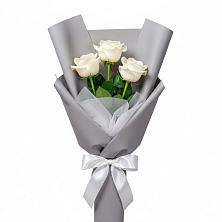 Букет 3 белые розы в Новые Дома Букет 3 белые розы в Новые Дома