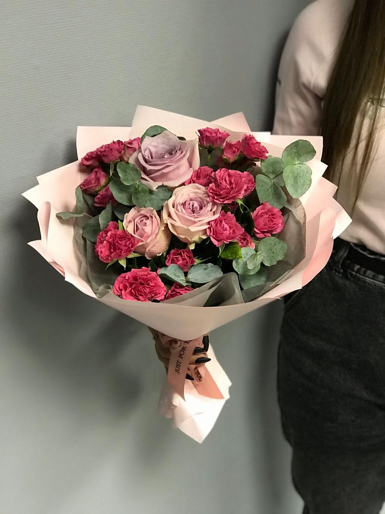 Букет восхищение в Новые Дома Букет цветов из: Гвоздики и Розы в Новые Дома