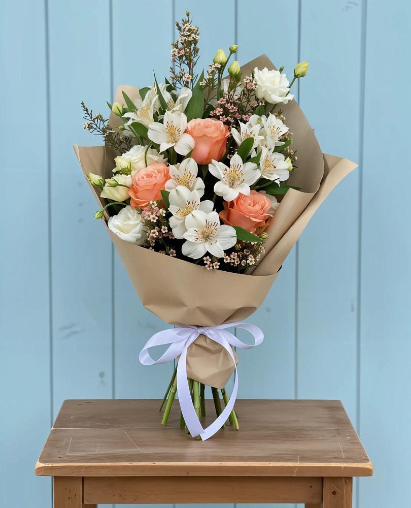 Букет яркий комплимент в Новые Дома Букет цветов из: Альстромерии, Лизиантусы, Розы и Хризантемы в Новые Дома