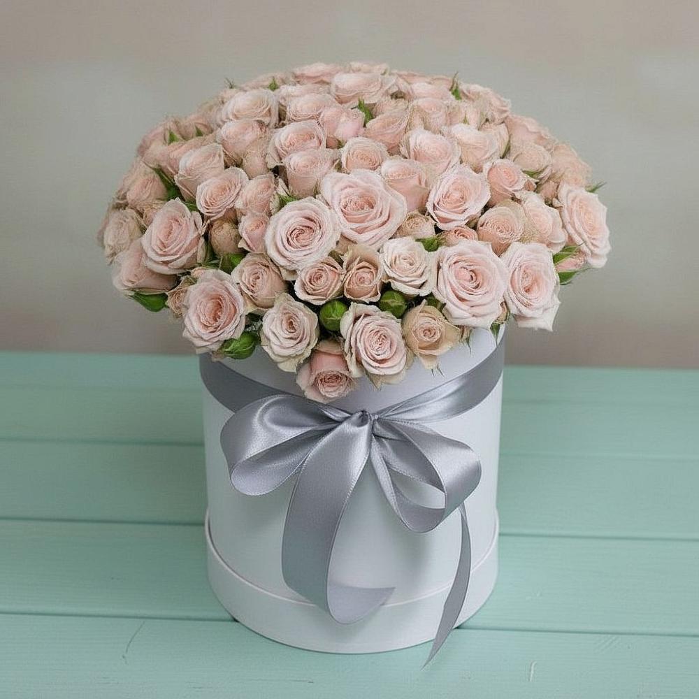 Композиция утонченная красота в Новые Дома Цветочная композиция из Розы в шляпной коробке в Новые Дома