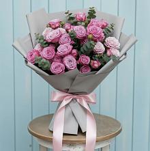 Композиция Яркий комплимент в Новые Дома Букет цветов из:  Розы в Новые Дома